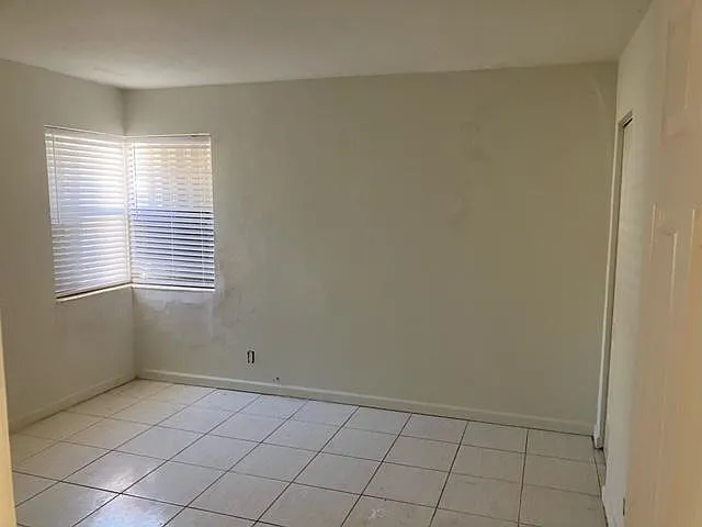 5272 NW 5th Ave — Photo 3