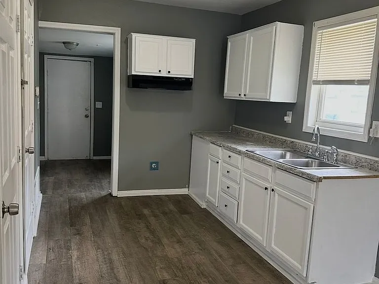 1539 Topping Ave — Photo 4