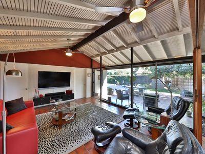 17550 Prairie St, Northridge, CA, 91325