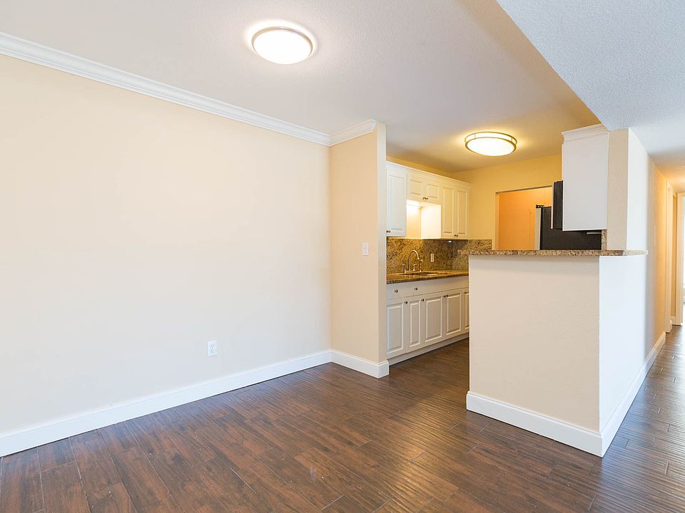 Dining / kitchen