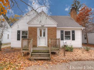 1512 Leonard St NE, GRAND RAPIDS, MI 49505