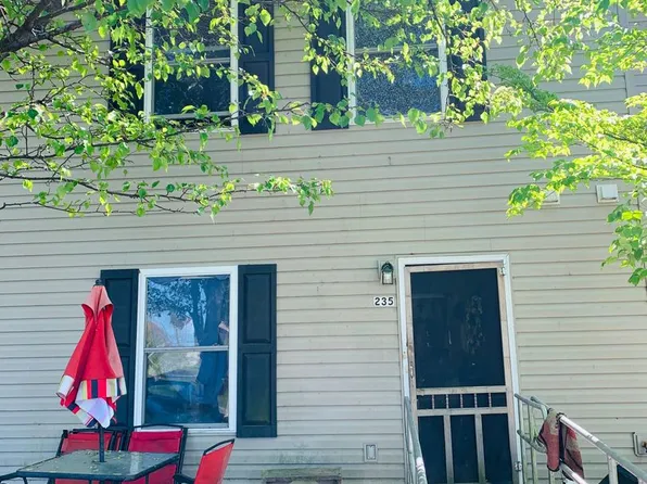 235 Freestone Dr NE, Christiansburg, VA 24073