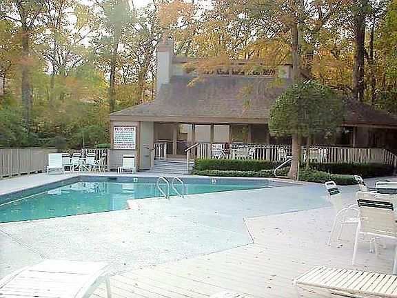 4th image of 3900 Aspen Dr #205