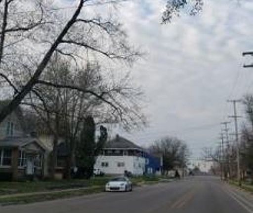 Exterior Neighborhood (street photo)