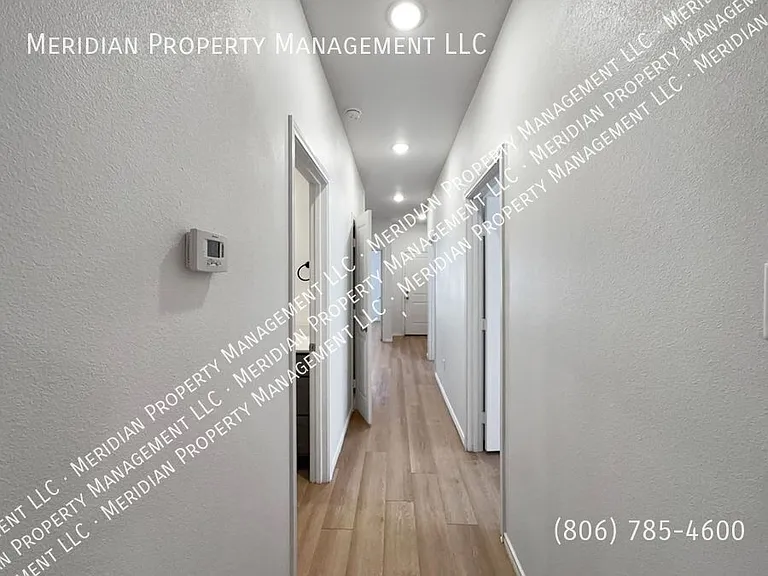 5506 Itasca St #B — Photo 11