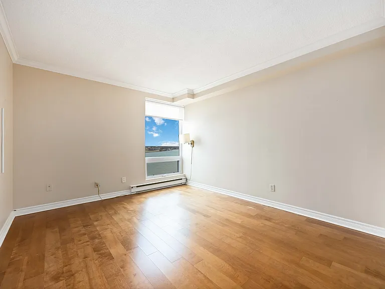 155 Front St N #1306 — Photo 13