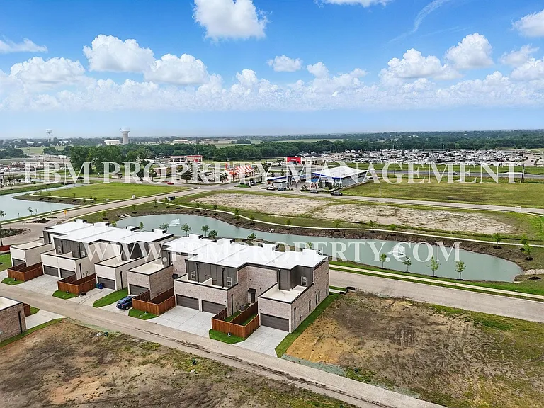 2128 Layla Dr — Photo 12