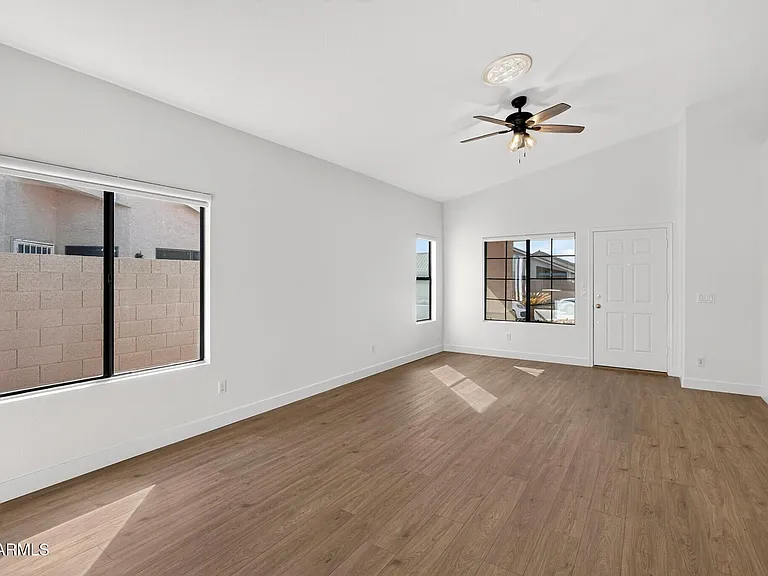 20415 N 37th Ave — Photo 5