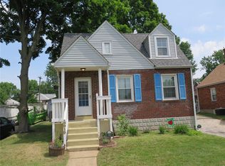 8919 Apache Ln, Saint Louis, MO 63114