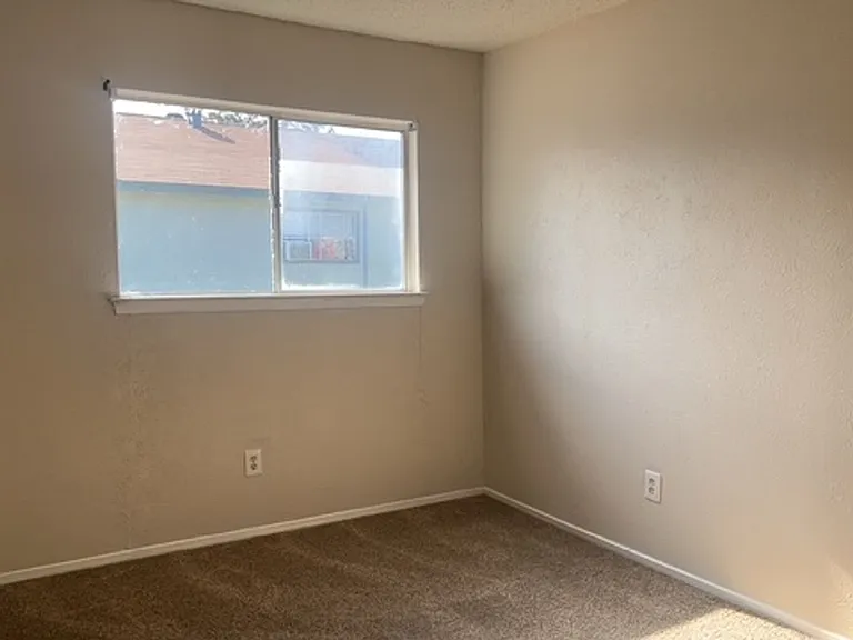 2607 San Sabastian Cir — Photo 27