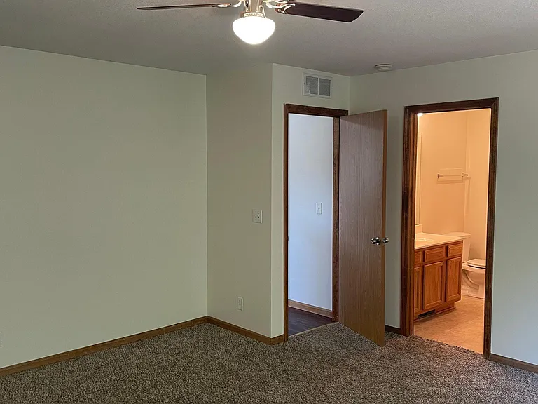 2504 Deerfield Blvd — Photo 10