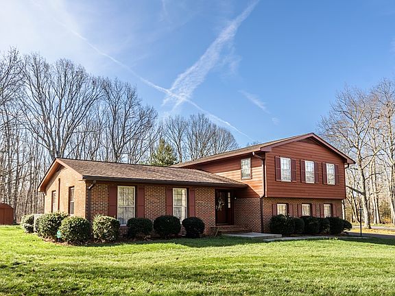 3rd image of 219 Charles Dr