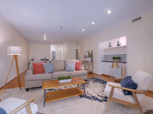 3818 W End Ave APT 204, Nashville, TN 37205