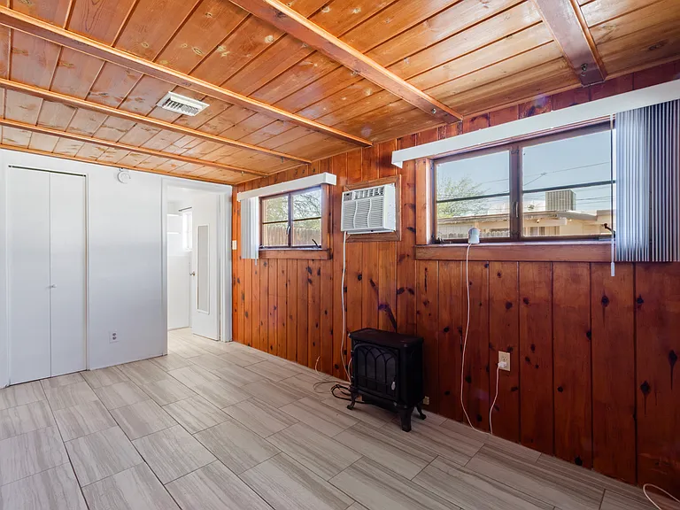 1032 E Glenn St — Photo 35