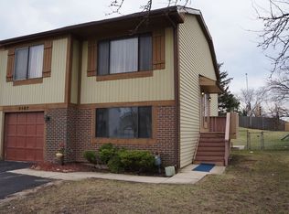 2187 Leeward Ln, Hanover Park, IL