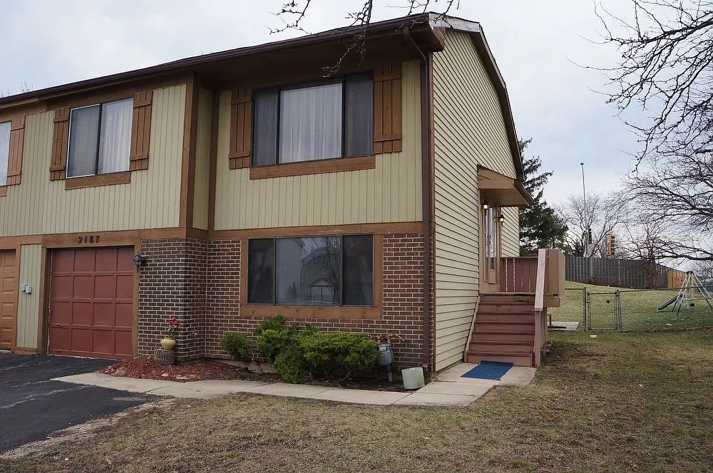 2187 Leeward Ln photo 1