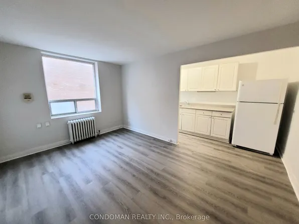 852 Broadview Ave #105, Toronto, ON M4K 2R1