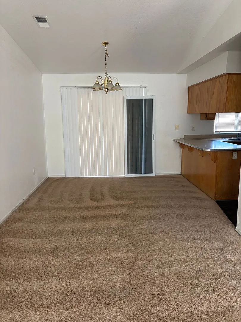 Spacious 3 bedroom Home with Bright, Open Living Space — Photo 3
