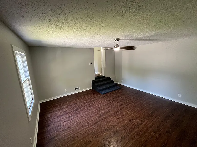 Large living room (from front entrance)