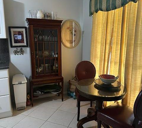 5th image of 8875 WARWICK Drive