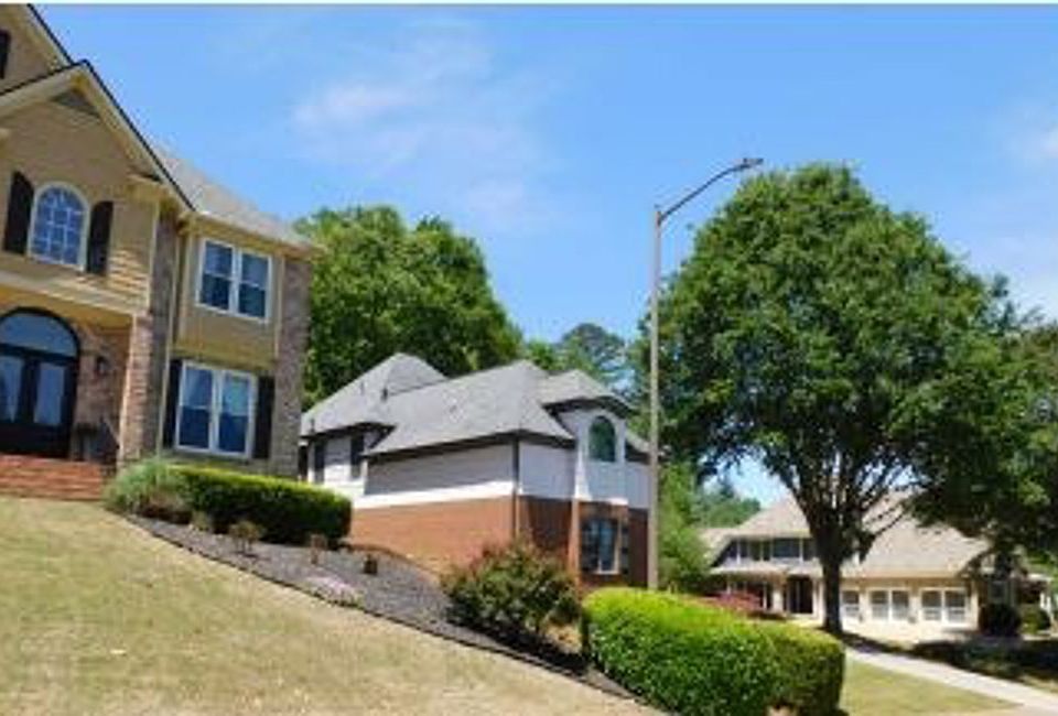 2nd image of 1039 Meadow Brook Dr