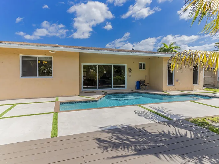 10730 NW 20th Ct — Photo 3