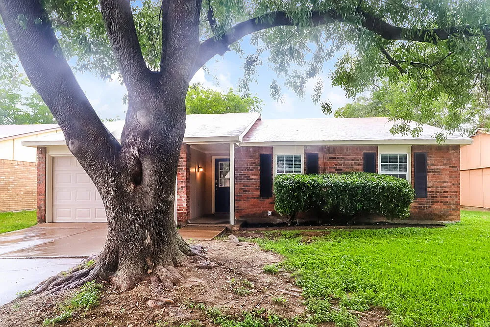 3 bed, 2.0 bath, 1335 sqft, $1,855 — Photo 1