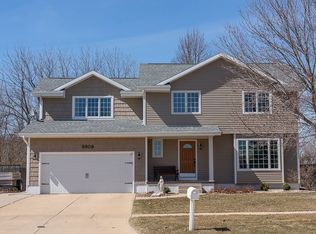 6909 W Park Rd NE, Cedar Rapids, IA 52402