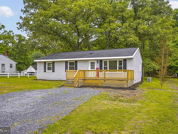 3rd image of 21983 Point Lookout Rd