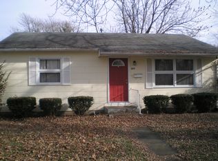 303 S 3rd St, Altamont, IL 62411