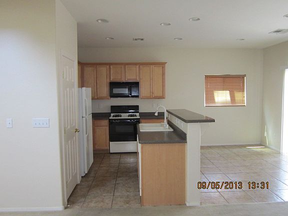 3rd image of 3852 Carisbrook Dr