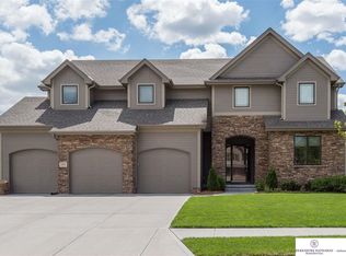 19251 Williams St, Omaha, NE 68130