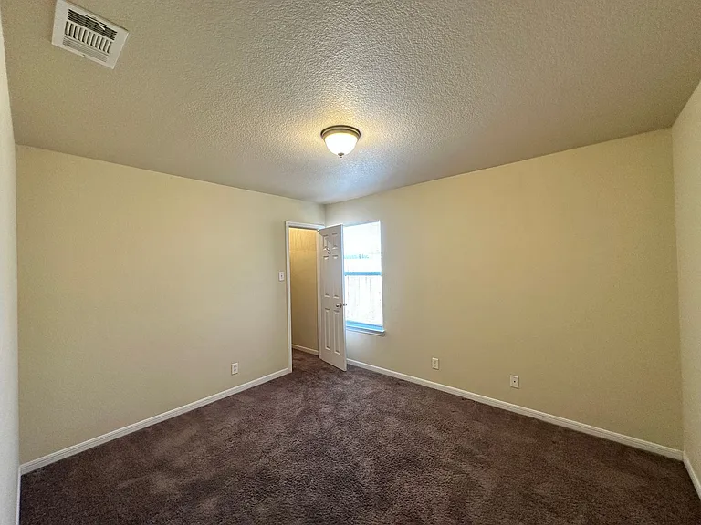 4304 Elms Run Cir — Photo 13