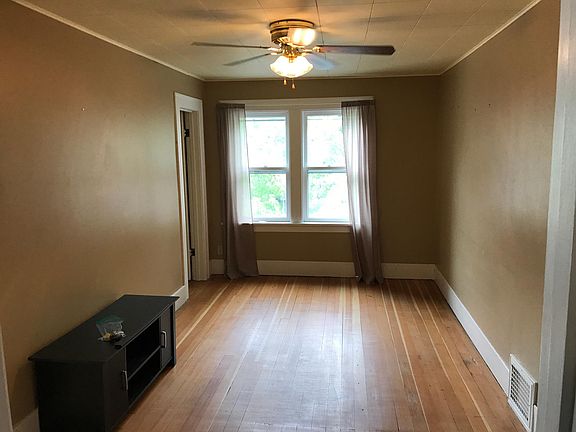 5th image of 340 Olive St S