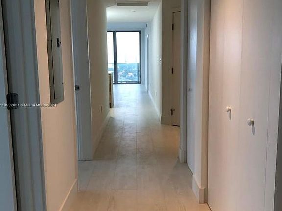 5th image of 16385 Biscayne Blvd #1614
