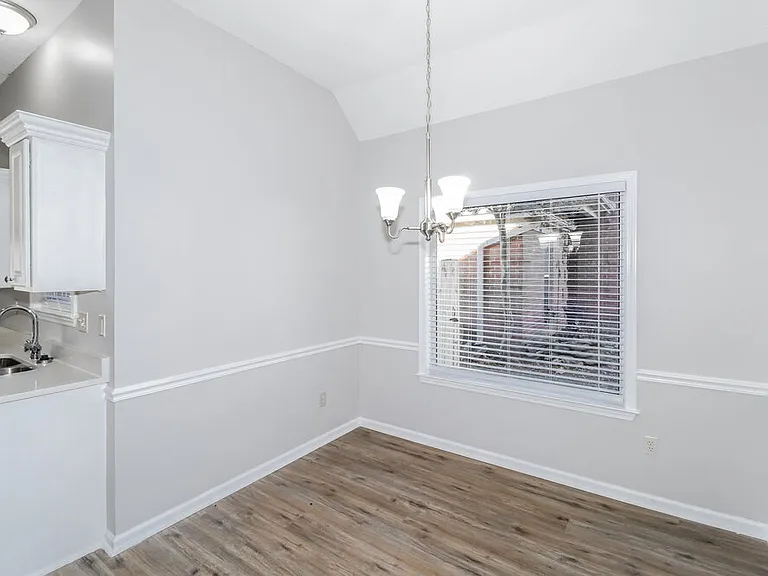 1655 Torrington Dr — Photo 6