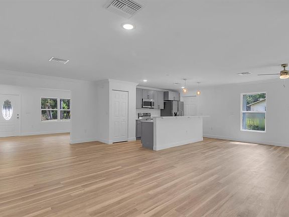 4th image of 413 Poppy Ln