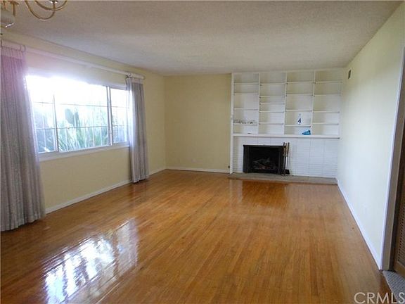 5th image of 436 E Florence Ave