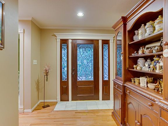 3rd image of 2319 Lake Village Dr