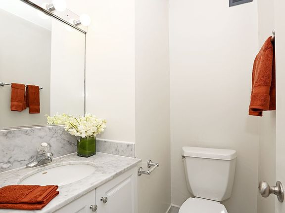 4th image of 401 E 80th St APT 16G