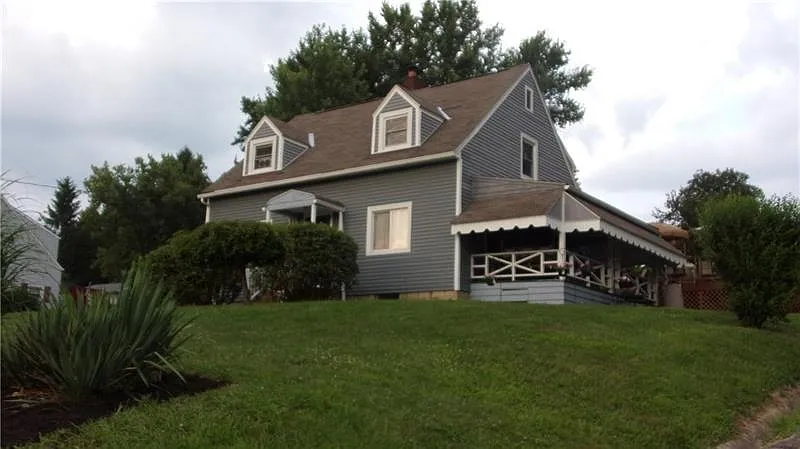 1470 Henderson Ave photo 1