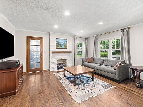 3rd image of 5147 Nall Ave