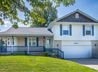7047 Phoenix Dr, Lincoln, NE 68516