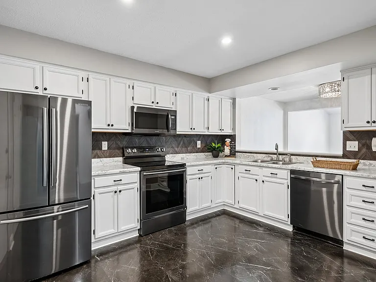 1608 Shady Cove Ln — Photo 16