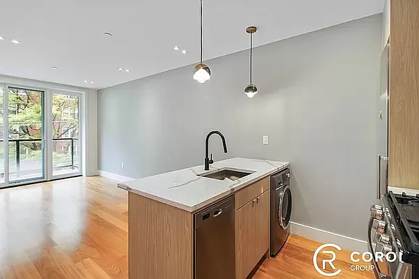 Rented by Coroi Corp | media 11