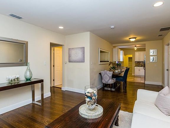 4th image of 2300 Vivada St