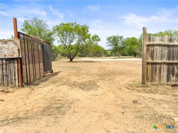 302 Seneca Dr, Burnet, TX 78611