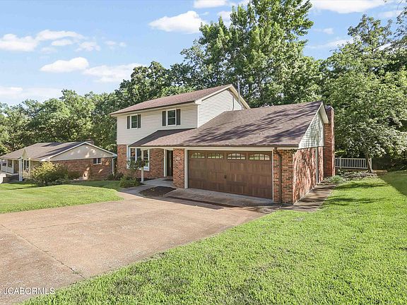 3rd image of 1006 Roseridge Cir