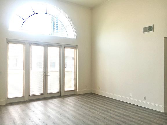 3rd image of 655 India St Unit 405