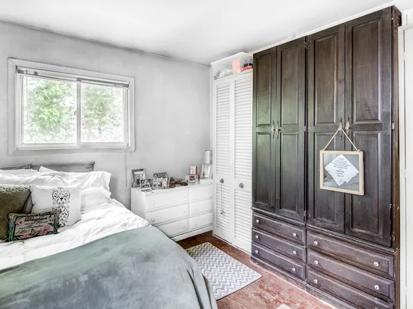 226 Whitman Drive image 13 of 20